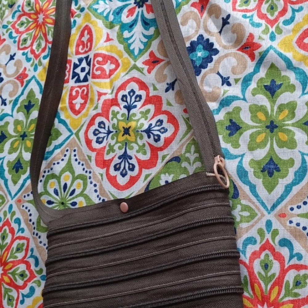 Zip it purse